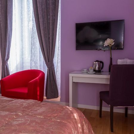 Bevilacqua Bed Roma Santa Croce Rome Exterior photo