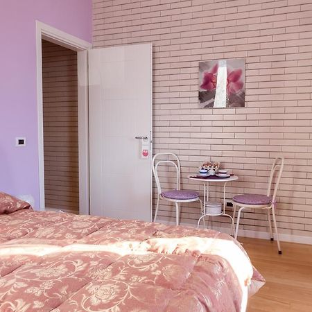 Bevilacqua Bed Roma Santa Croce Rome Exterior photo