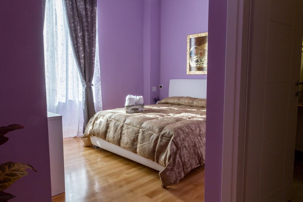 Bevilacqua Bed Roma Santa Croce Rome Room photo