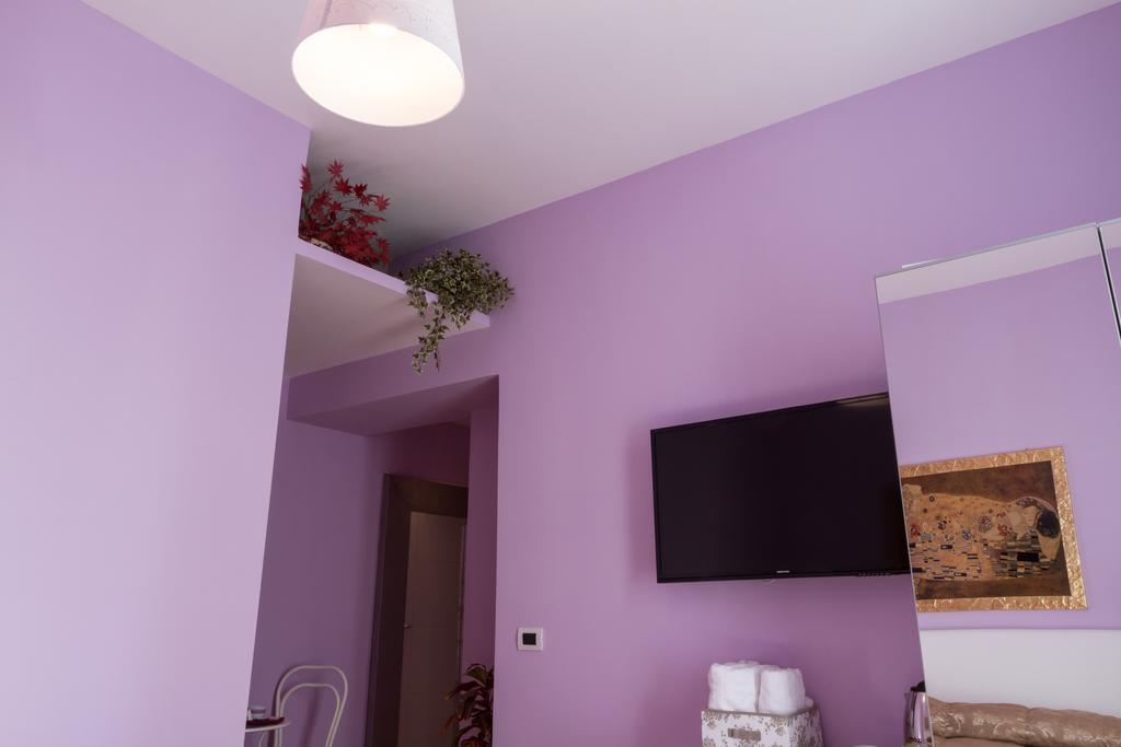 Bevilacqua Bed Roma Santa Croce Rome Room photo