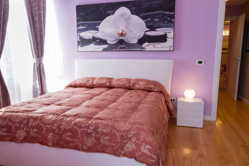 Bevilacqua Bed Roma Santa Croce Rome Room photo