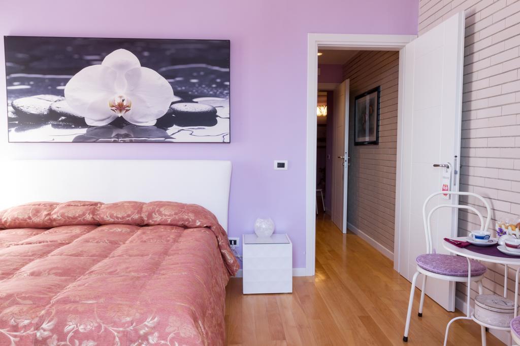 Bevilacqua Bed Roma Santa Croce Rome Room photo