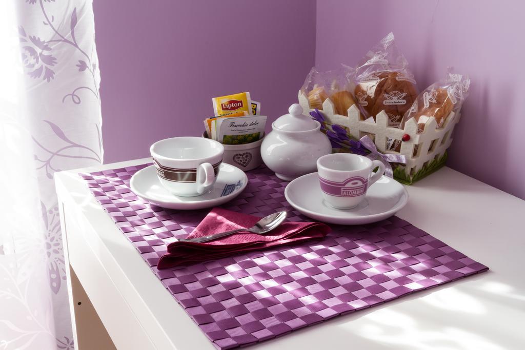 Bevilacqua Bed Roma Santa Croce Rome Room photo