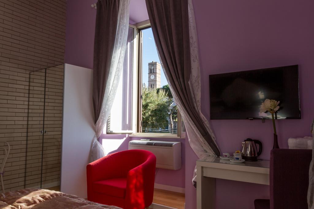Bevilacqua Bed Roma Santa Croce Rome Room photo