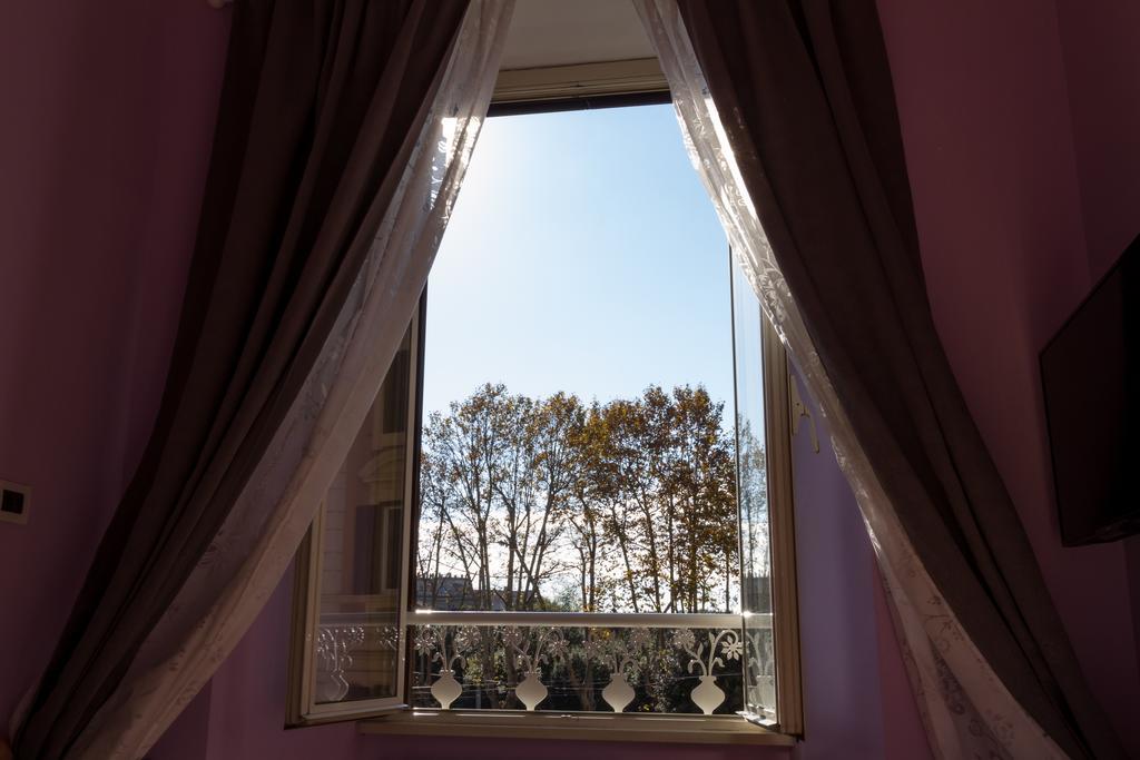 Bevilacqua Bed Roma Santa Croce Rome Room photo