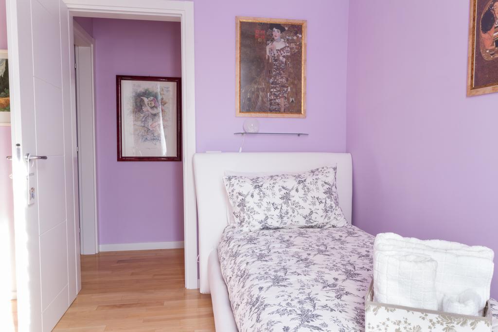 Bevilacqua Bed Roma Santa Croce Rome Room photo