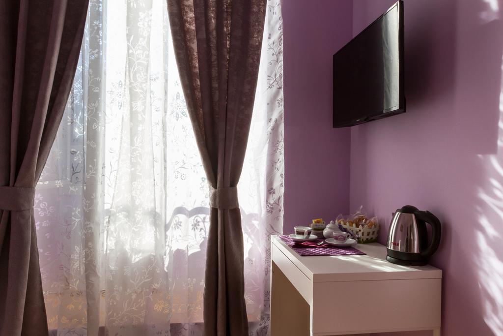 Bevilacqua Bed Roma Santa Croce Rome Room photo